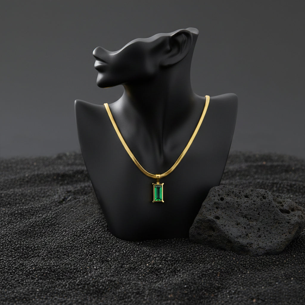 Hiss-teric Gem Pendant